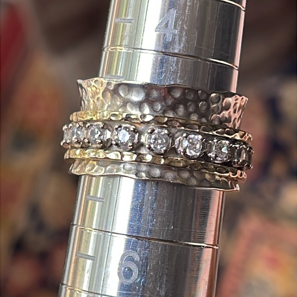 Ideaure Spinner Ring with Gold-tone inner spinners Approx Size 5.5